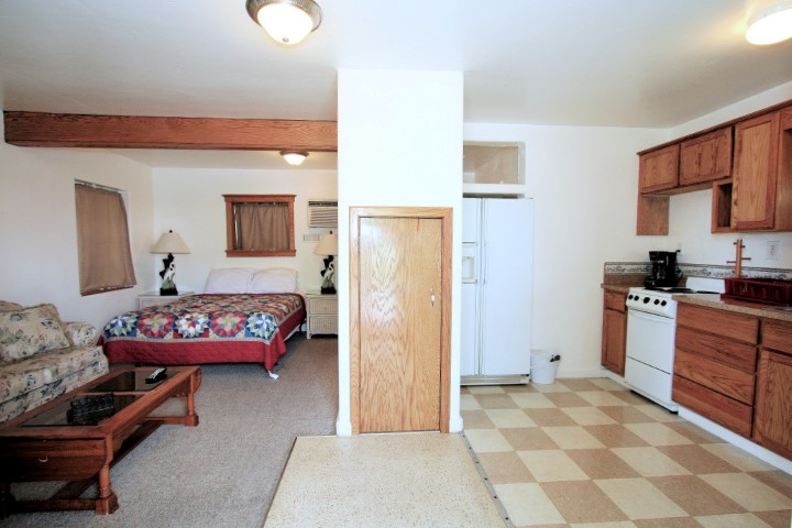 Click for more Cabin Photos